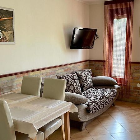 Gyula Var Panorama Apartman المظهر الخارجي الصورة