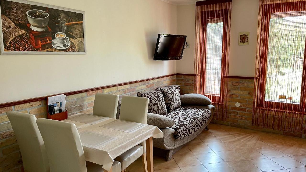 Gyula Var Panorama Apartman المظهر الخارجي الصورة