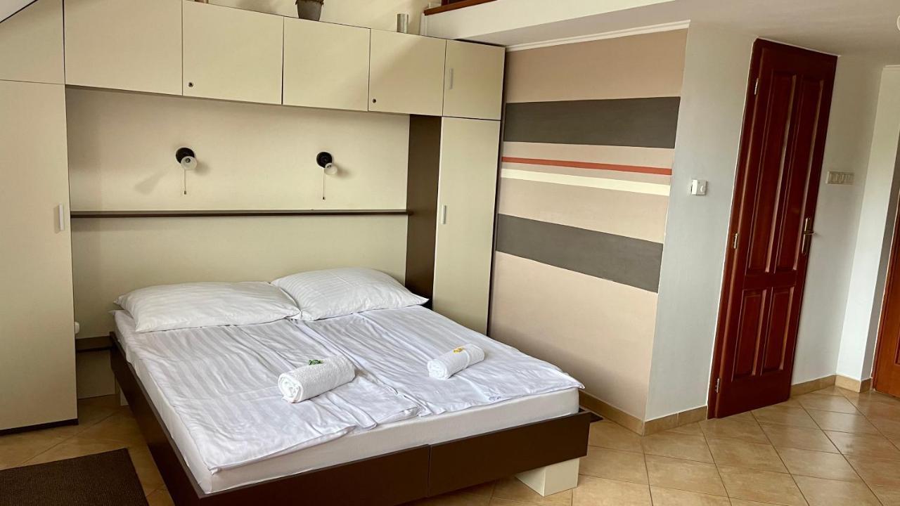 Gyula Var Panorama Apartman المظهر الخارجي الصورة