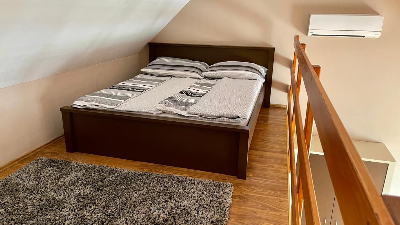 Gyula Var Panorama Apartman المظهر الخارجي الصورة