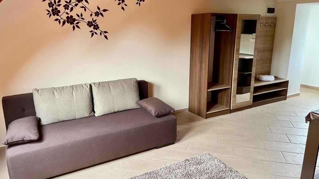 Gyula Var Panorama Apartman المظهر الخارجي الصورة
