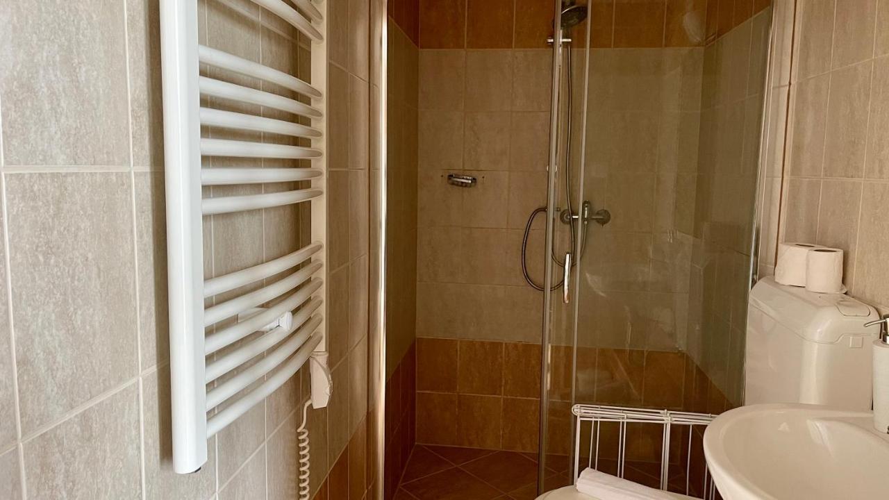 Gyula Var Panorama Apartman المظهر الخارجي الصورة